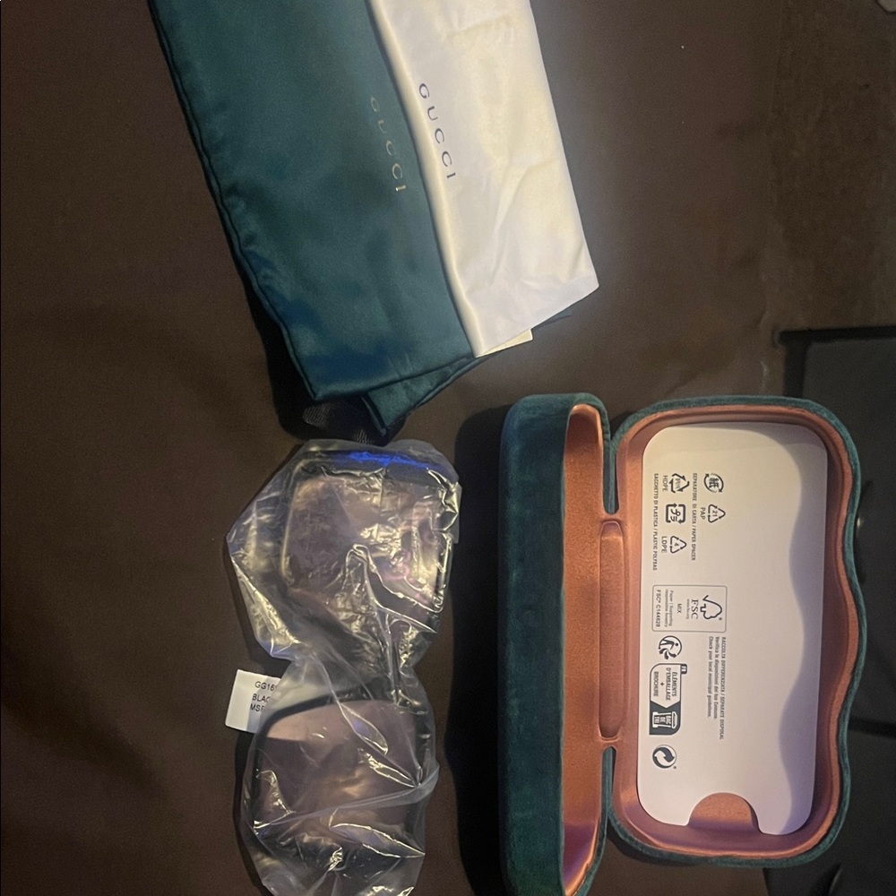 Gucci Teal and Pink Sunglasses Set